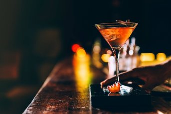 Your Next Favorite Cocktail and Karaoke Bar in Palm Springs