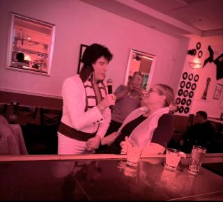 RetroRoom Lounge photo